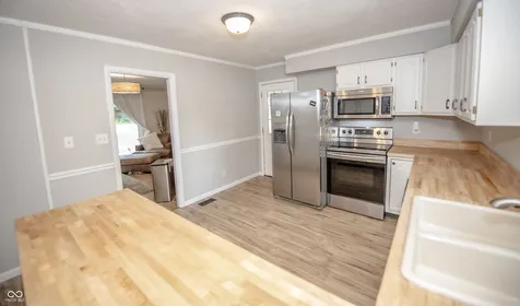 9895 Haverstick Road Carmel IN 46280