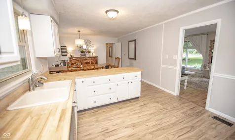 9895 Haverstick Road Carmel IN 46280
