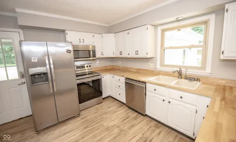 9895 Haverstick Road Carmel IN 46280