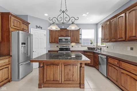 5937 W Port Drive Mccordsville IN 46055