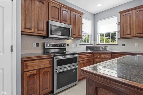 5937 W Port Drive Mccordsville IN 46055