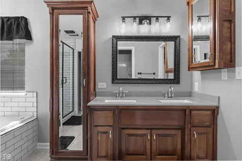 5937 W Port Drive Mccordsville IN 46055