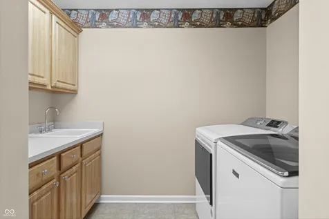 5937 W Port Drive Mccordsville IN 46055
