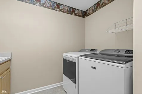 5937 W Port Drive Mccordsville IN 46055