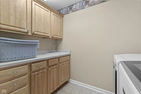 5937 W Port Drive Mccordsville IN 46055