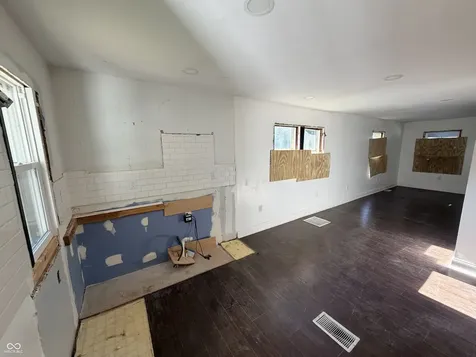 2826 E 17th Street Indianapolis IN 46218