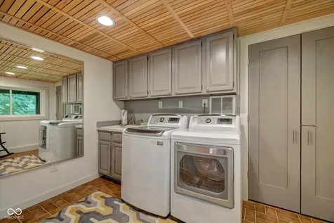7654 N Shilo Road Unionville IN 47468