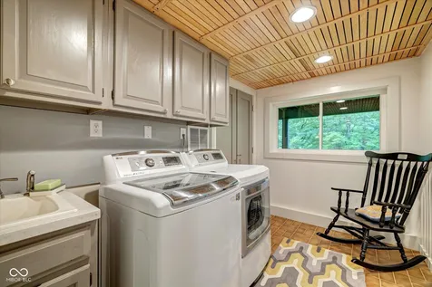 7654 N Shilo Road Unionville IN 47468
