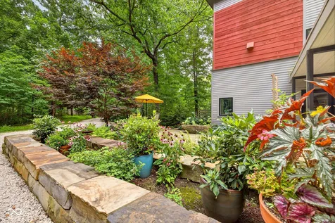 7654 N Shilo Road Unionville IN 47468