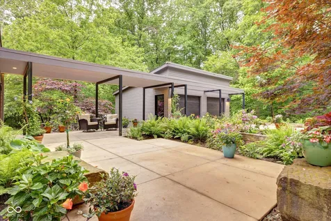7654 N Shilo Road Unionville IN 47468