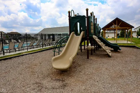 2135 Bauer Creek Whitestown IN 46075