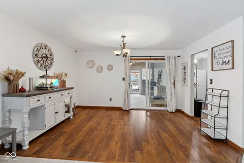 1050 Rocky Ford Road Columbus IN 47203