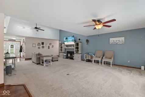 1050 Rocky Ford Road Columbus IN 47203