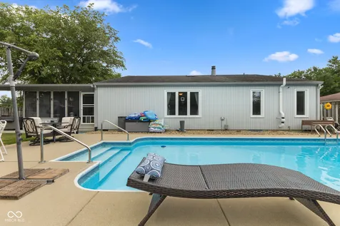 1050 Rocky Ford Road Columbus IN 47203