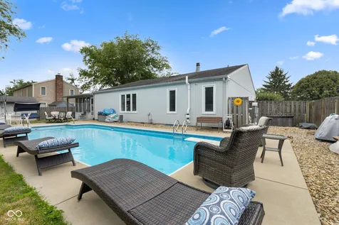 1050 Rocky Ford Road Columbus IN 47203