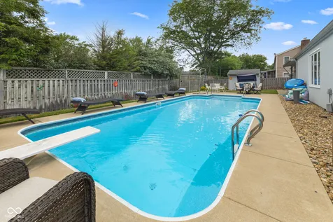 1050 Rocky Ford Road Columbus IN 47203