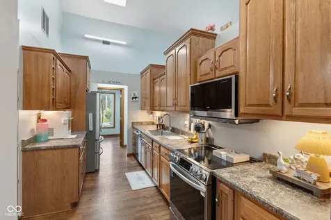 1050 Rocky Ford Road Columbus IN 47203