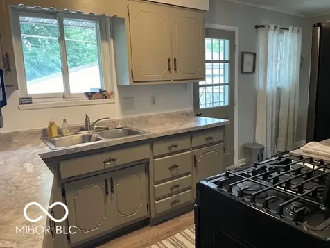 411 Gilbert Avenue Beech Grove IN 46107