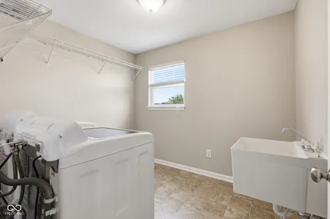 11122 Woodpark Drive Noblesville IN 46060