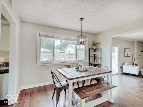 664 E Russell Lake Drive Zionsville IN 46077