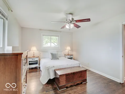 664 E Russell Lake Drive Zionsville IN 46077