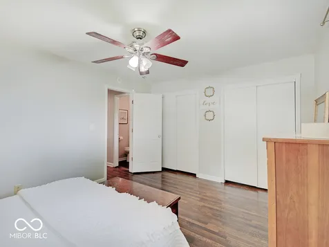 664 E Russell Lake Drive Zionsville IN 46077