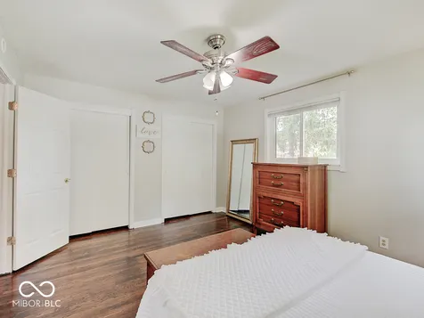 664 E Russell Lake Drive Zionsville IN 46077