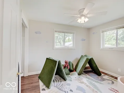 664 E Russell Lake Drive Zionsville IN 46077