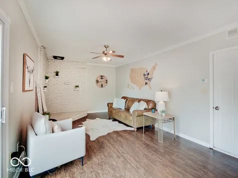 664 E Russell Lake Drive Zionsville IN 46077