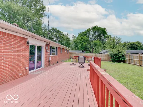664 E Russell Lake Drive Zionsville IN 46077