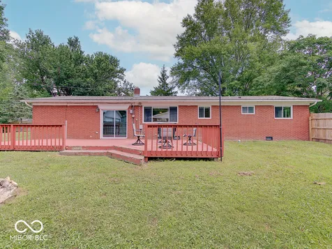 664 E Russell Lake Drive Zionsville IN 46077