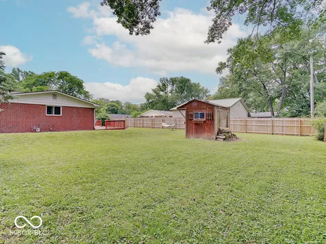 664 E Russell Lake Drive Zionsville IN 46077