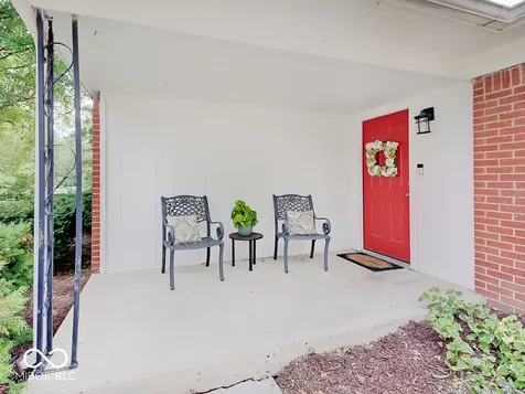 664 E Russell Lake Drive Zionsville IN 46077