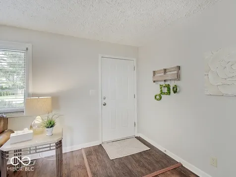 664 E Russell Lake Drive Zionsville IN 46077
