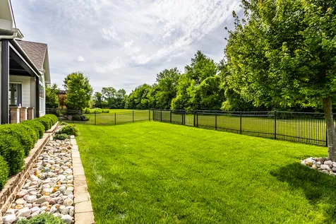 11923 Avedon Way Zionsville IN 46077