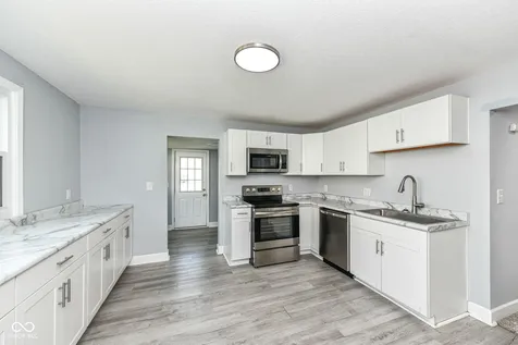 1612 N B Street Elwood IN 46036