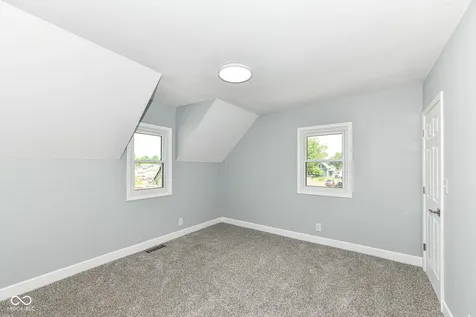 1612 N B Street Elwood IN 46036