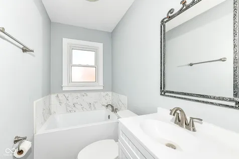 1612 N B Street Elwood IN 46036