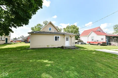 1612 N B Street Elwood IN 46036