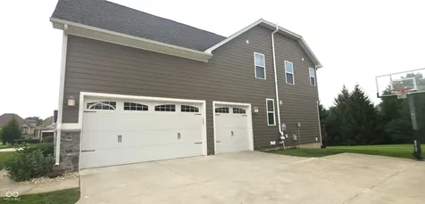 4525 Golden Eagle Court Zionsville IN 46077