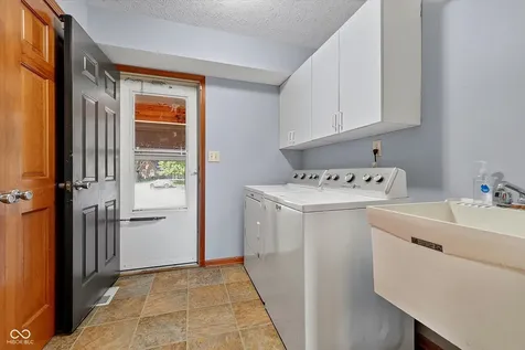 8251 Misty Cove Indianapolis IN 46236