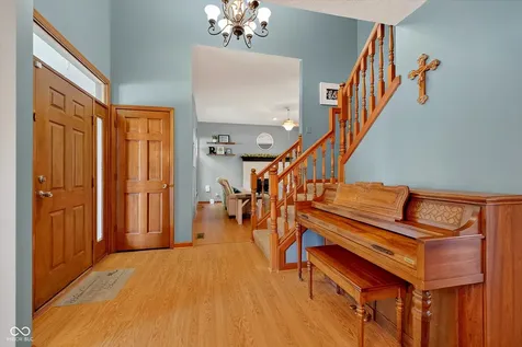 8251 Misty Cove Indianapolis IN 46236