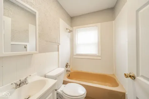 4033 Boulevard Place Indianapolis IN 46208