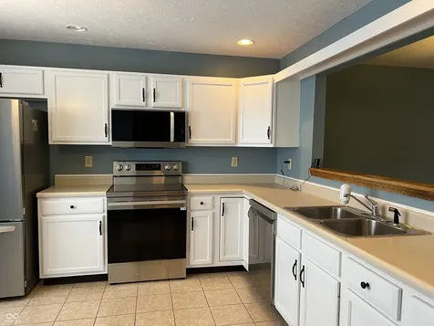2047 Pelican Franklin IN 46131