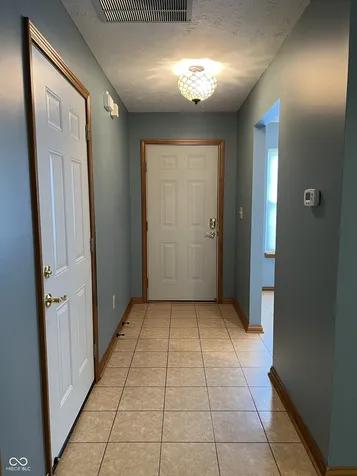 2047 Pelican Franklin IN 46131