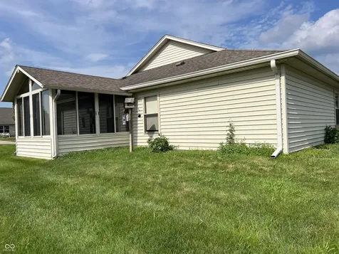 2047 Pelican Franklin IN 46131
