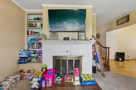 8172 E 1000 N Colfax IN 46035