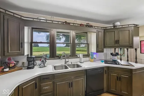 8172 E 1000 N Colfax IN 46035