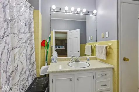 8172 E 1000 N Colfax IN 46035