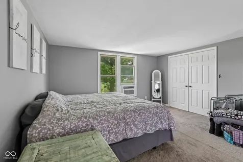 8172 E 1000 N Colfax IN 46035